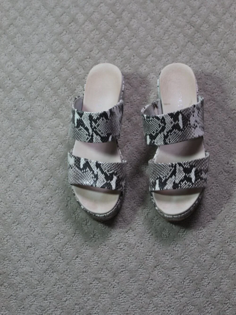 J/Slide Size 8M Snakeskin 2